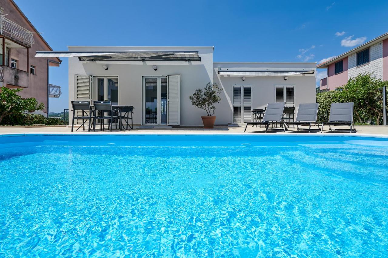 Nela & Sara - 2 Apartments With Heated Swimming Pool เซเกต วรันยีชา ภายนอก รูปภาพ