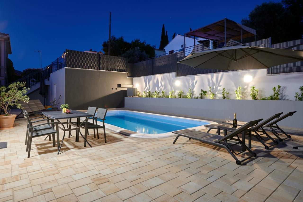 Nela & Sara - 2 Apartments With Heated Swimming Pool เซเกต วรันยีชา ภายนอก รูปภาพ