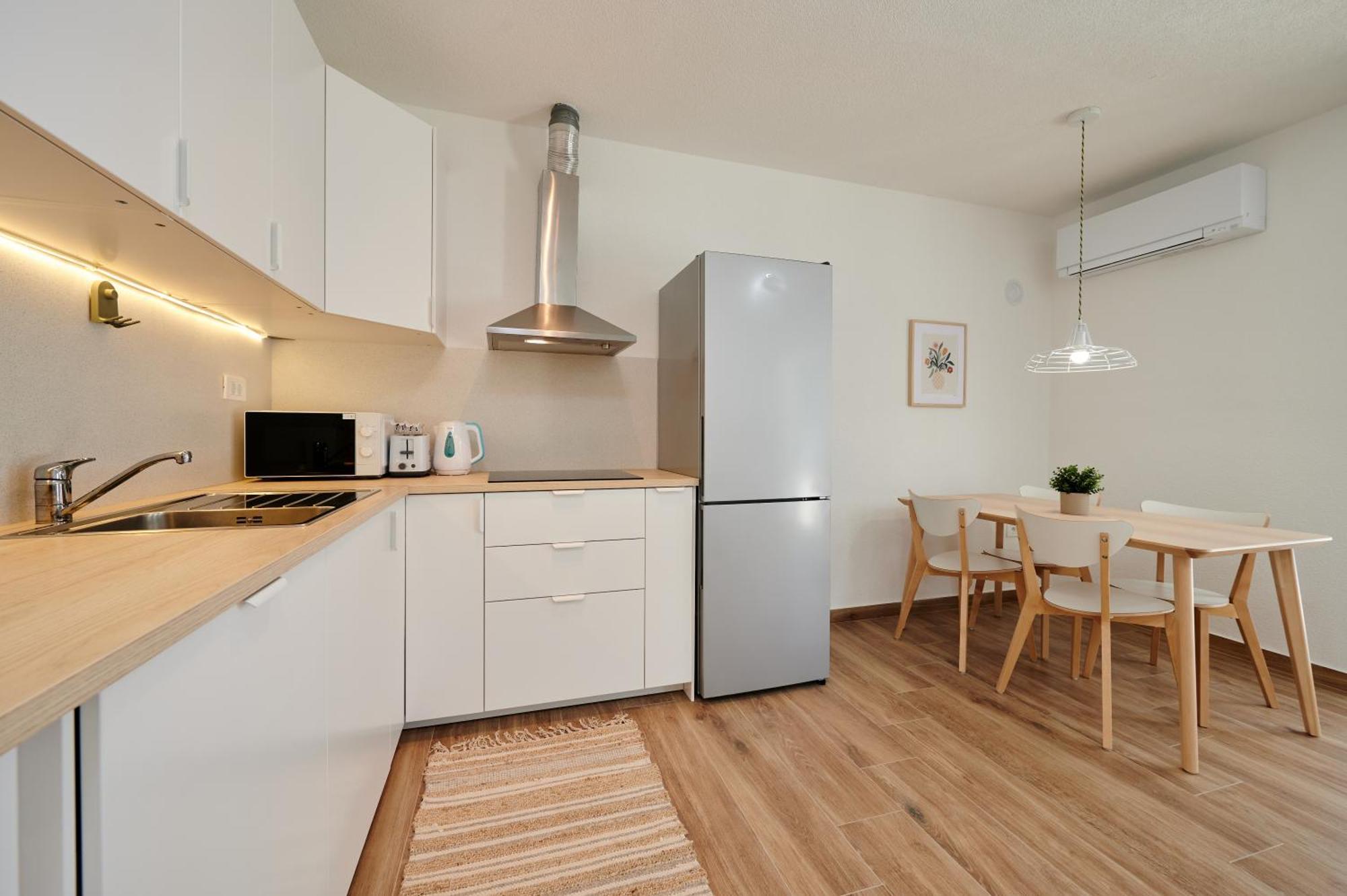 Nela & Sara - 2 Apartments With Heated Swimming Pool เซเกต วรันยีชา ภายนอก รูปภาพ